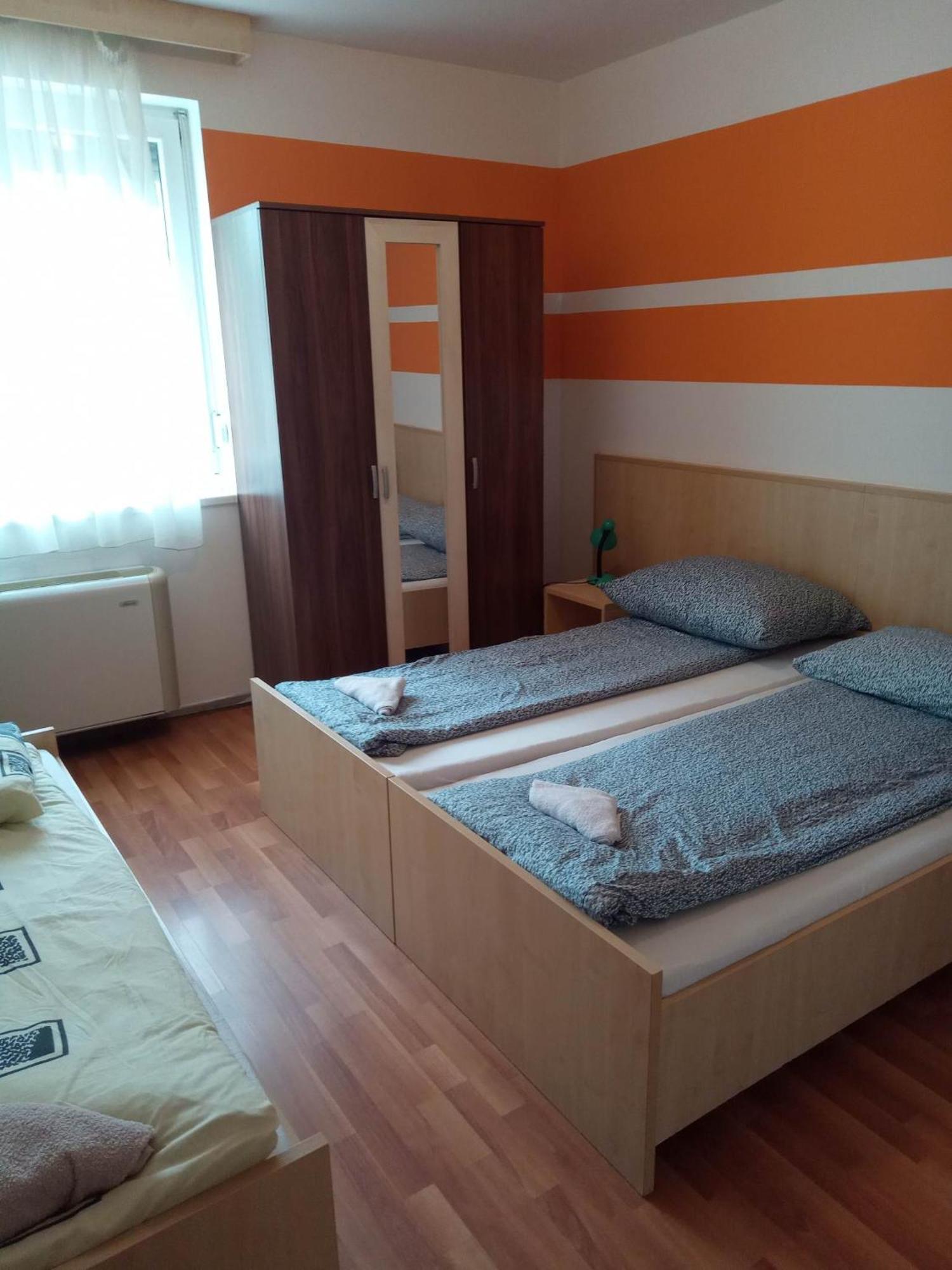 Oazis Wellness Apartman2 Hajduszoboszlo Room photo