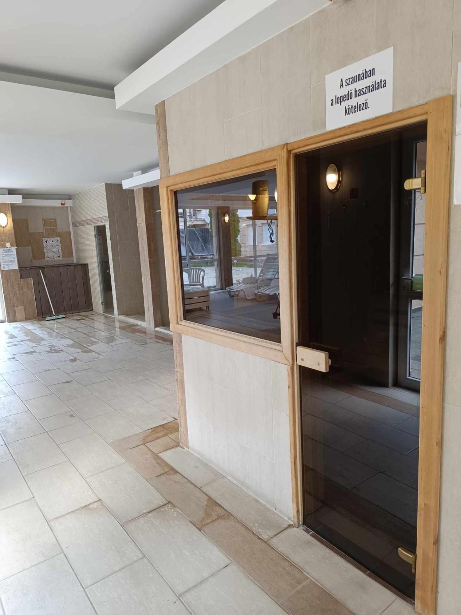 Oazis Wellness Apartman2 Hajduszoboszlo Exterior photo